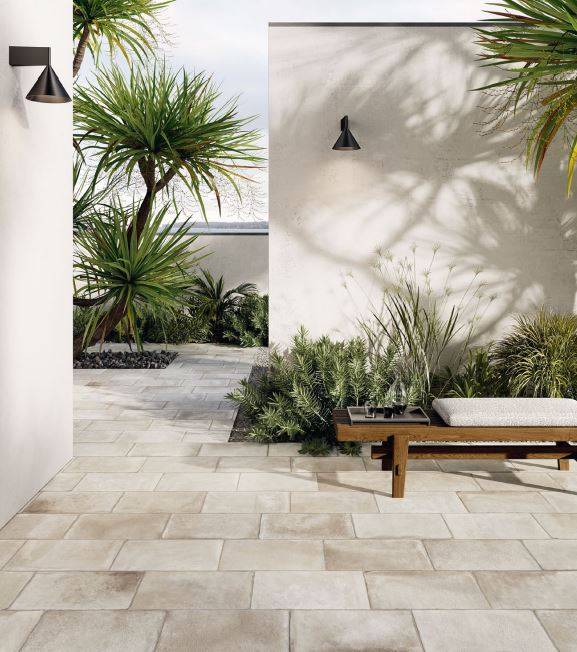 Carrelage de sol Petite de la marque Fioranese pour votre intérieur ou extérieur en grès cérame, aspect terre cuite près d'Avignon